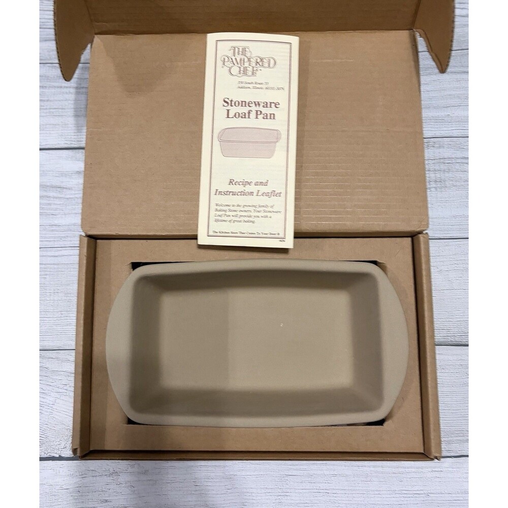 Pampered Chef 9x5 Stoneware Bread Meatloaf Loaf Pan USA New Care Guide Scraper